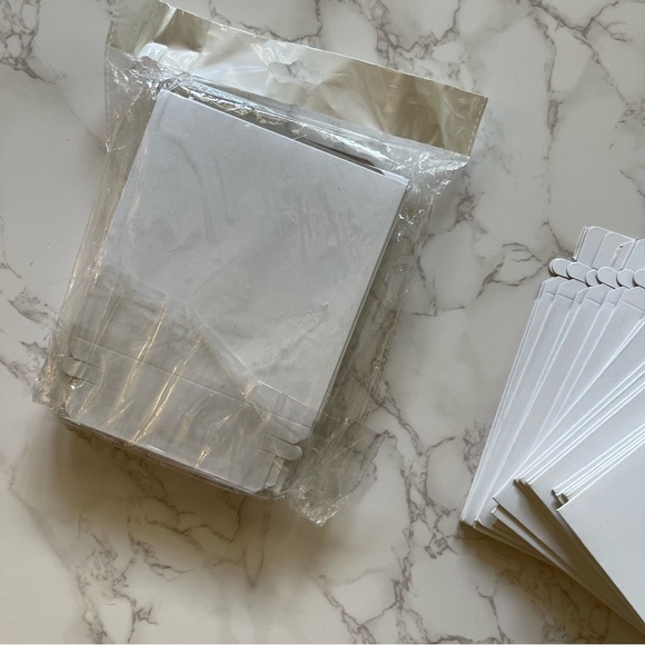 White Mailers 5 1/4" x 5 1/4" bundle - self-sealing - quantity 38 - Picture 4 of 7